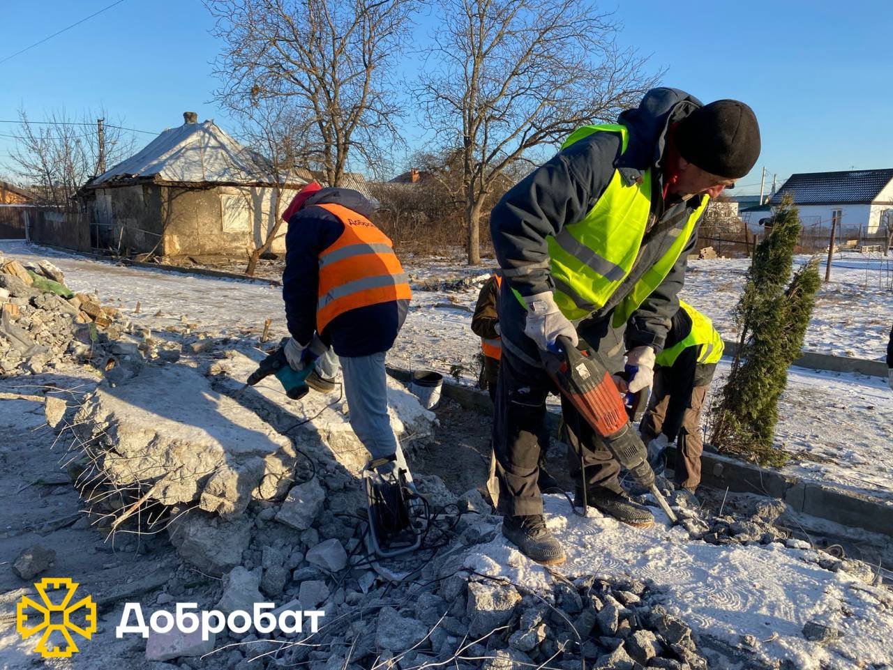Сніг та морози не лякають волонтерів: звітуємо про допомогу «Добробату» за тиждень, що минув
