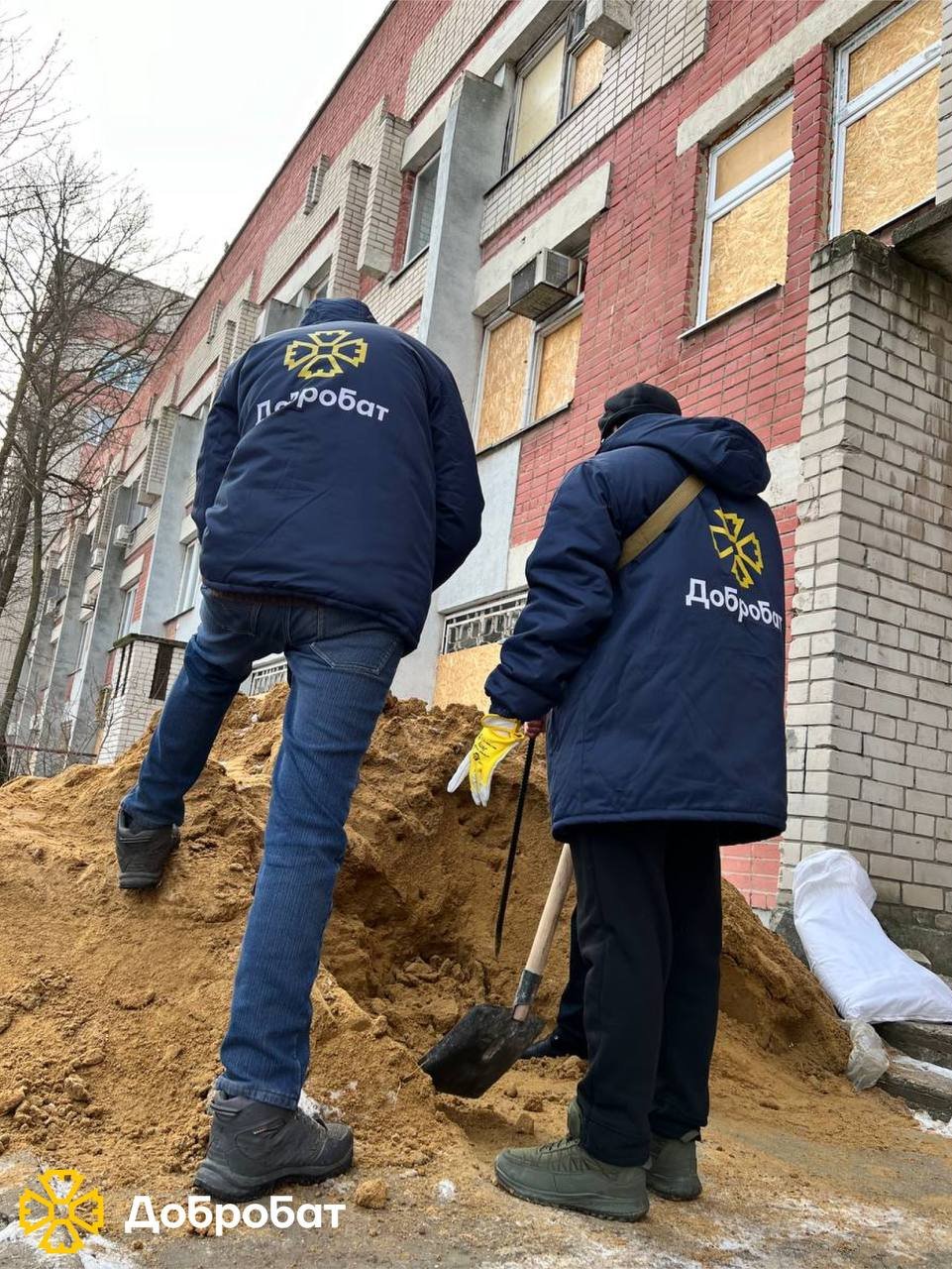 Допомагали в дитячому будинку-інтернаті та відновлювали пошкоджені домівки: звітуємо про зроблене за тиждень волонтерами «Добробату»