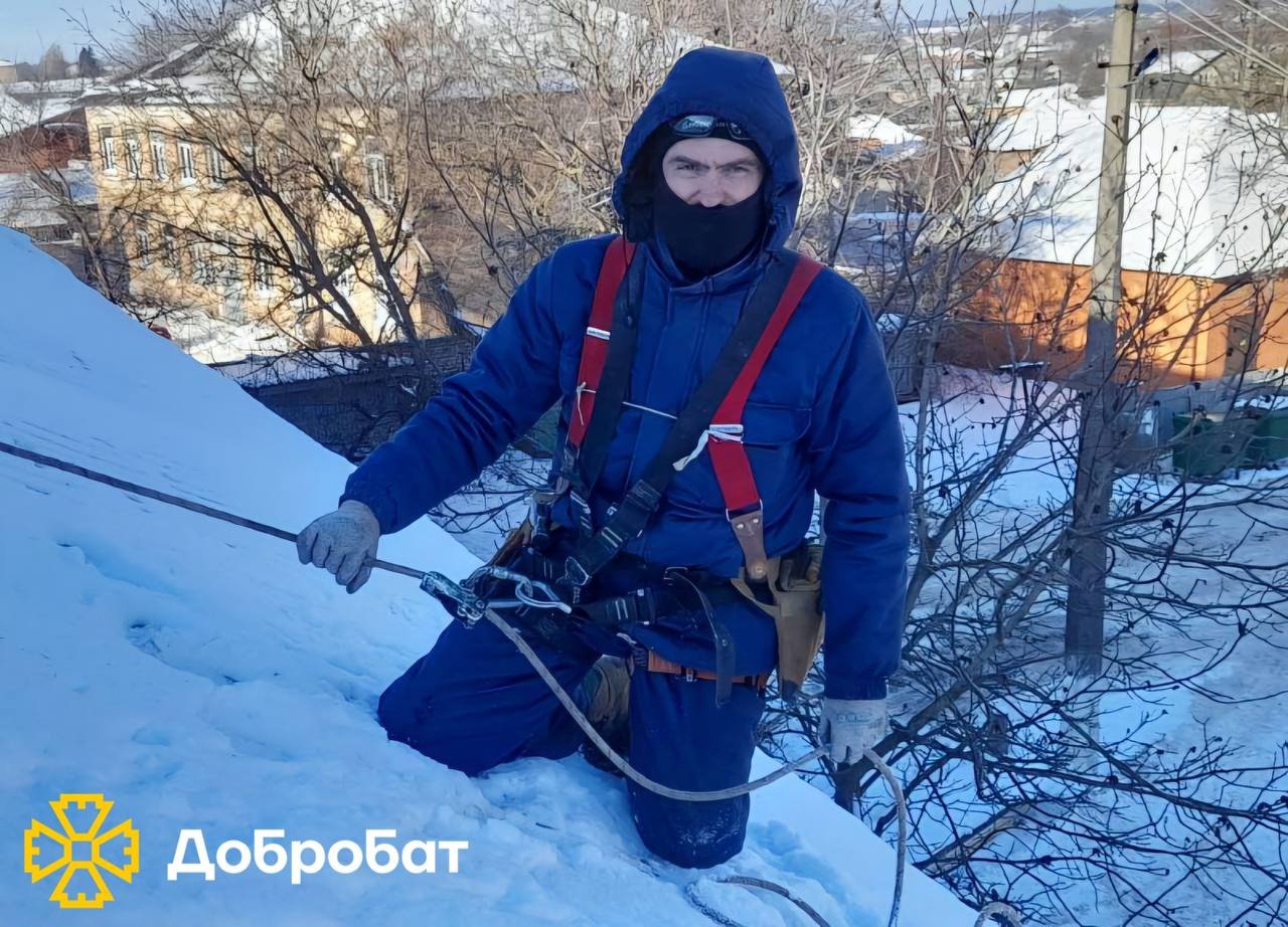 Допомагали в дитячому будинку-інтернаті та відновлювали пошкоджені домівки: звітуємо про зроблене за тиждень волонтерами «Добробату»