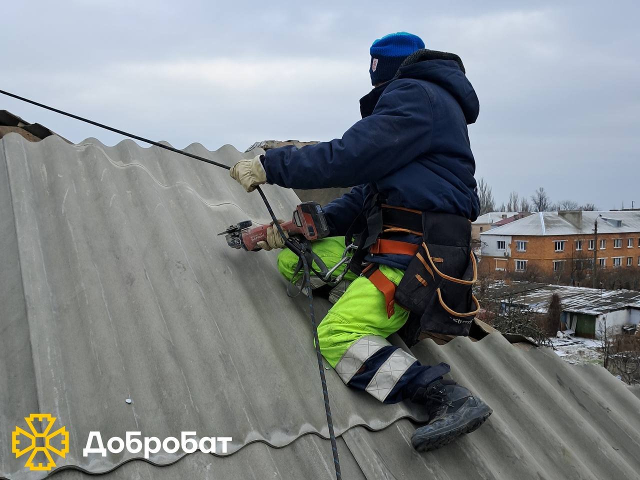 Допомагали в дитячому будинку-інтернаті та відновлювали пошкоджені домівки: звітуємо про зроблене за тиждень волонтерами «Добробату»