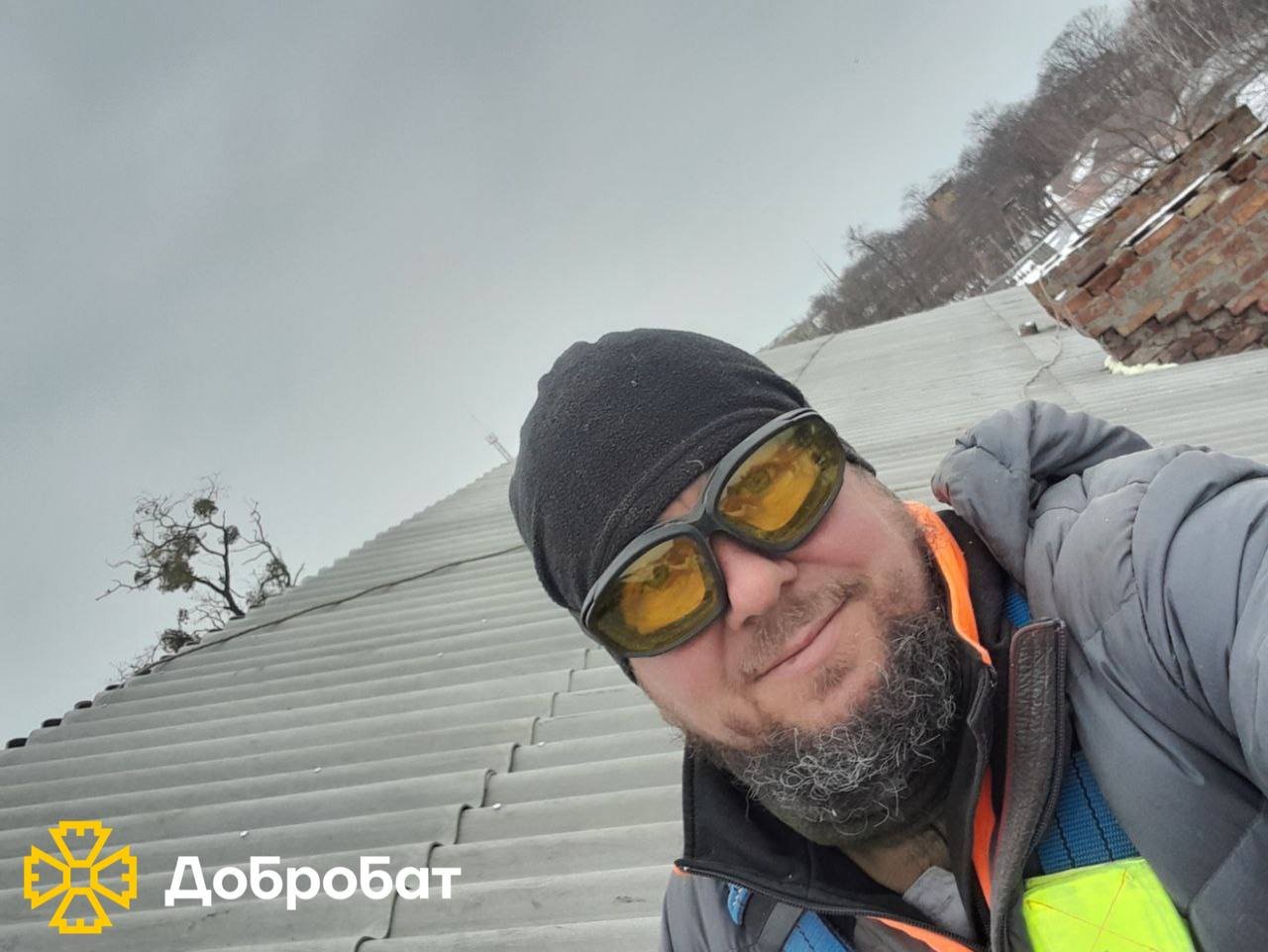 Повернулися до відновлення Хортицької академії, ремонтували покрівлі та боролися з наслідками руйнувань: про тиждень у «Добробаті»