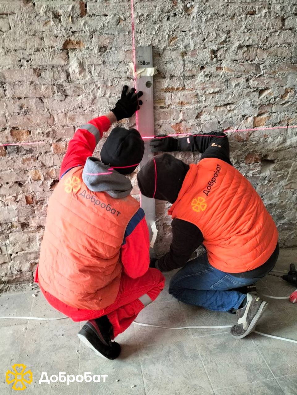 Повернулися до відновлення Хортицької академії, ремонтували покрівлі та боролися з наслідками руйнувань: про тиждень у «Добробаті»