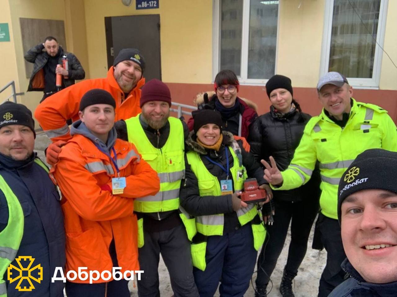 Повернулися до відновлення Хортицької академії, ремонтували покрівлі та боролися з наслідками руйнувань: про тиждень у «Добробаті»