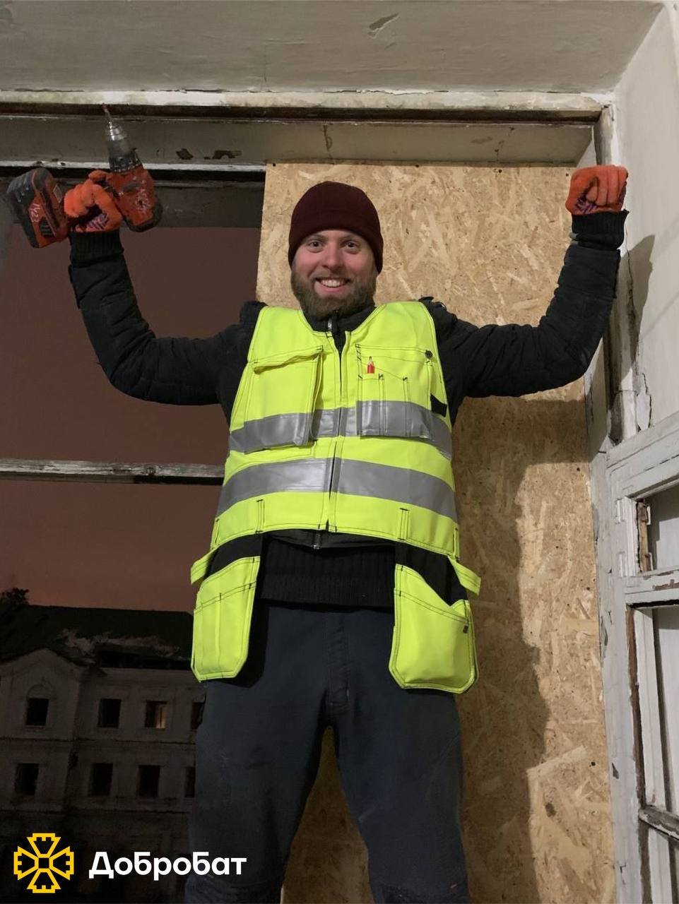 Повернулися до відновлення Хортицької академії, ремонтували покрівлі та боролися з наслідками руйнувань: про тиждень у «Добробаті»