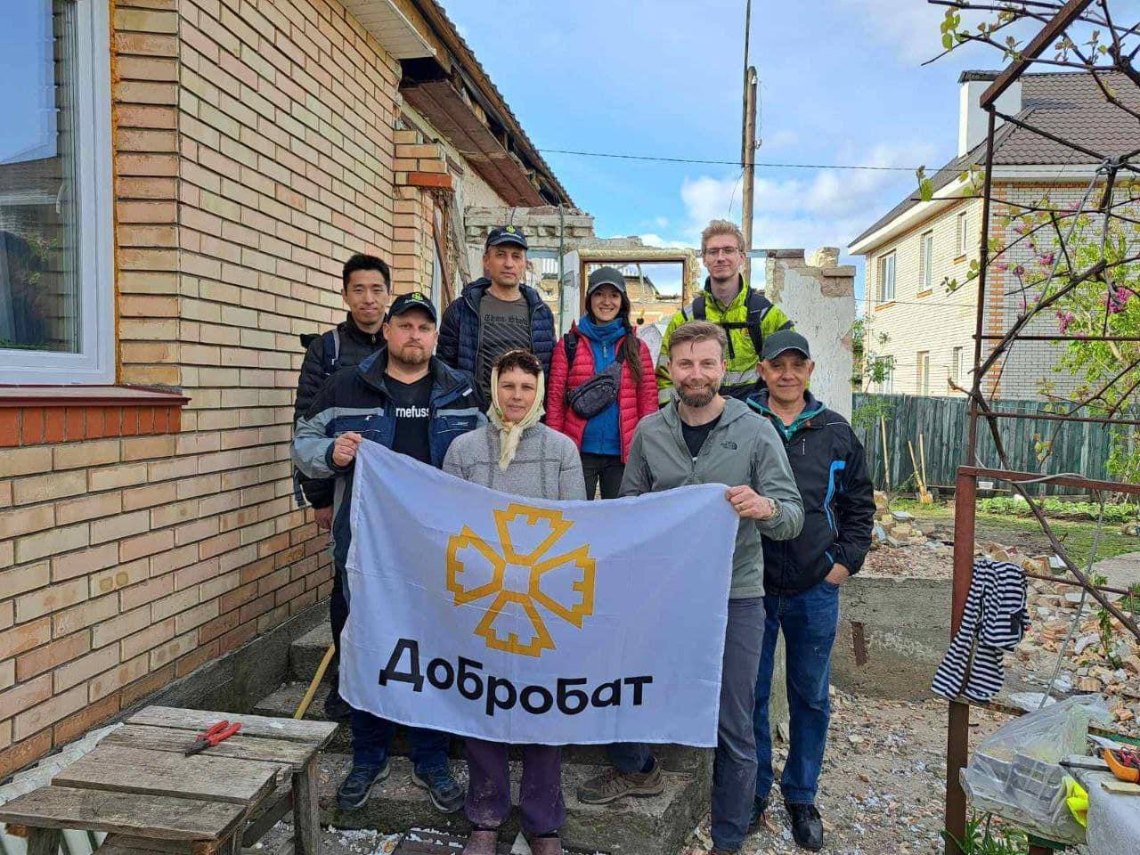 Ще один тиждень, який наближає нас до перемоги. Попри шалений тиск ворога, постійні обстріли й наперекір ризику для життя, волонтери Добробату продовжують відновлювати нашу країну.