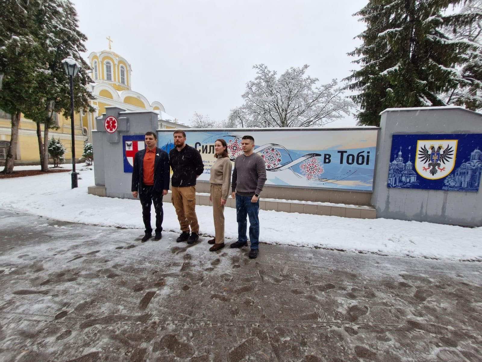 Тиждень за тижнем Добробат продовжує творити зміни там, де вони найбільше потрібні. Волонтери працюють без перепочинку: відновлюють будинки та прибирають руїни, будуючи нове майбутнє для українців. За кожною дією стоїть віра в нашу спільну перемогу та бажання повернути людям втрачене. Час підсумувати, що вдалося зробити цього тижня.