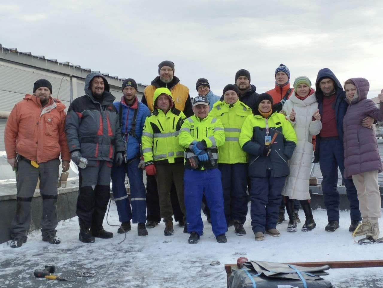 Тиждень за тижнем Добробат продовжує творити зміни там, де вони найбільше потрібні. Волонтери працюють без перепочинку: відновлюють будинки та прибирають руїни, будуючи нове майбутнє для українців. За кожною дією стоїть віра в нашу спільну перемогу та бажання повернути людям втрачене. Час підсумувати, що вдалося зробити цього тижня.