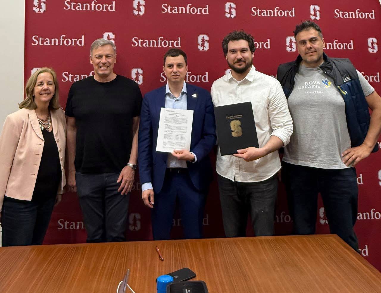 Ще один тиждень боротьби та відновлення. Російські війська нещадно нищать Україну, а мужні волонтери Добробату продовжують свою справу. Добробатівці щоразу вирушали на місця ударів – допомагали потерпілим, ремонтували дахи й вікна, наводили лад після ворожих атак.