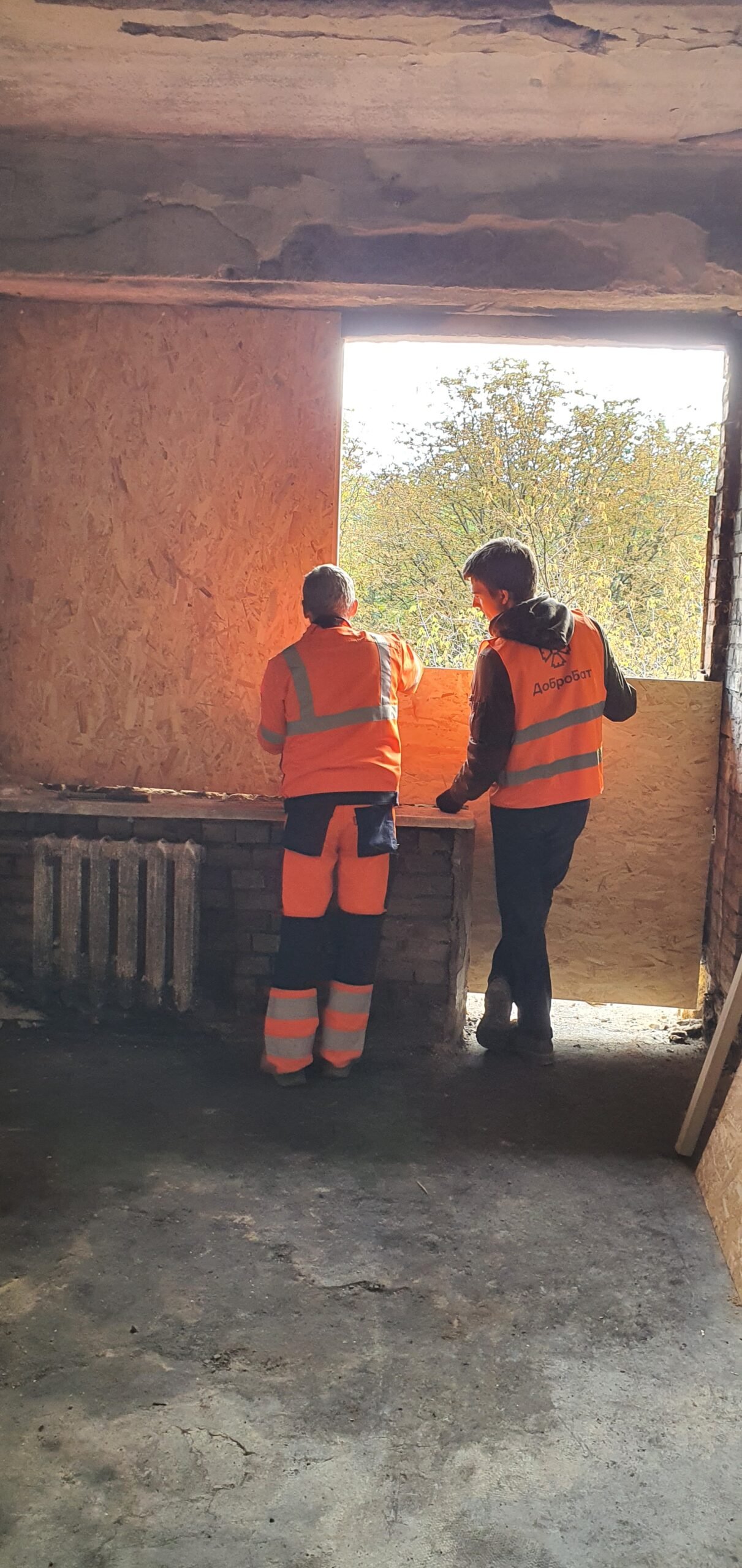 Добробат відновлює Інститут кардіології після атаки