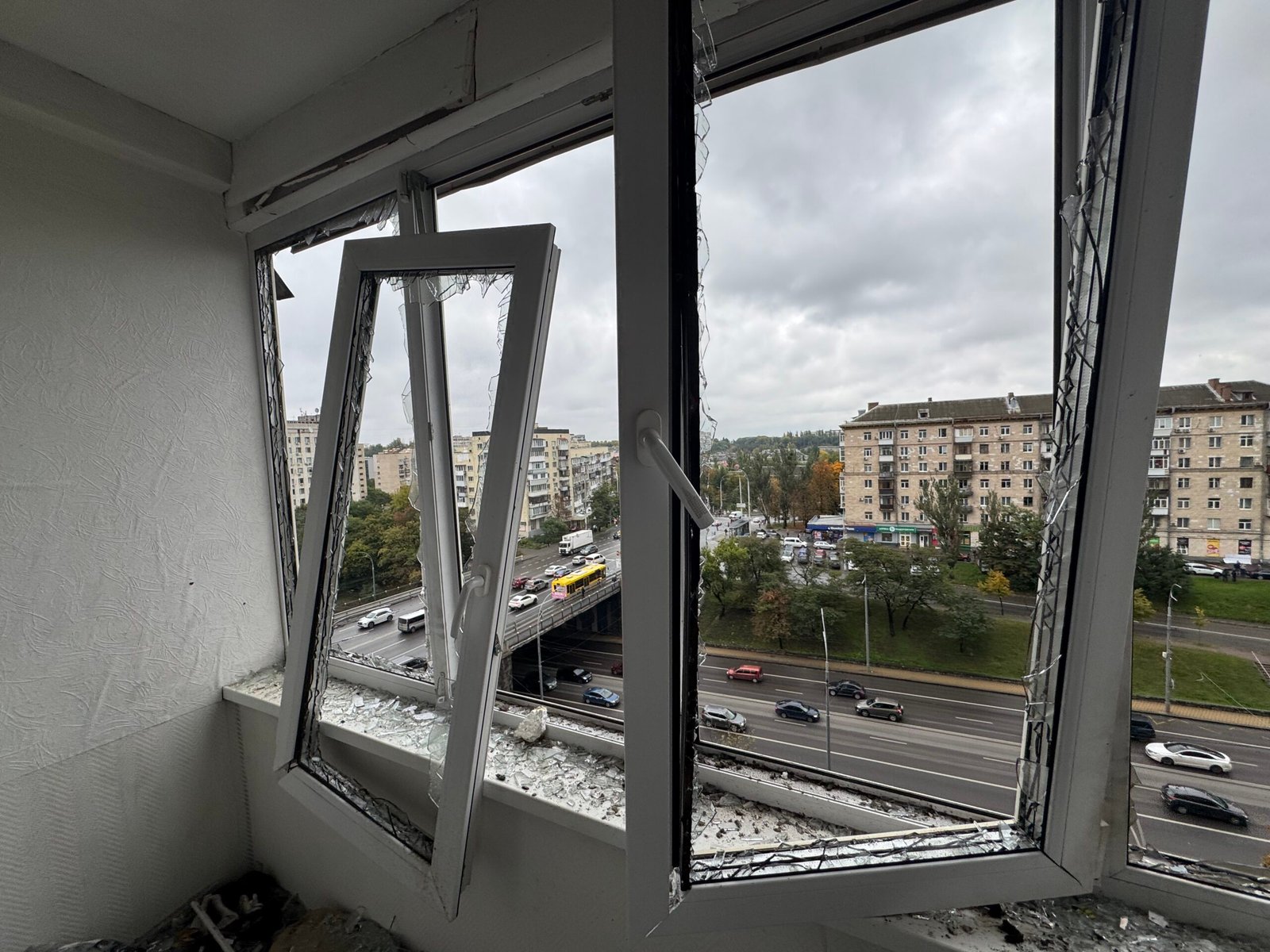 Київ після ночі атак: Добробат знову поруч із тими, хто потребує підтримки