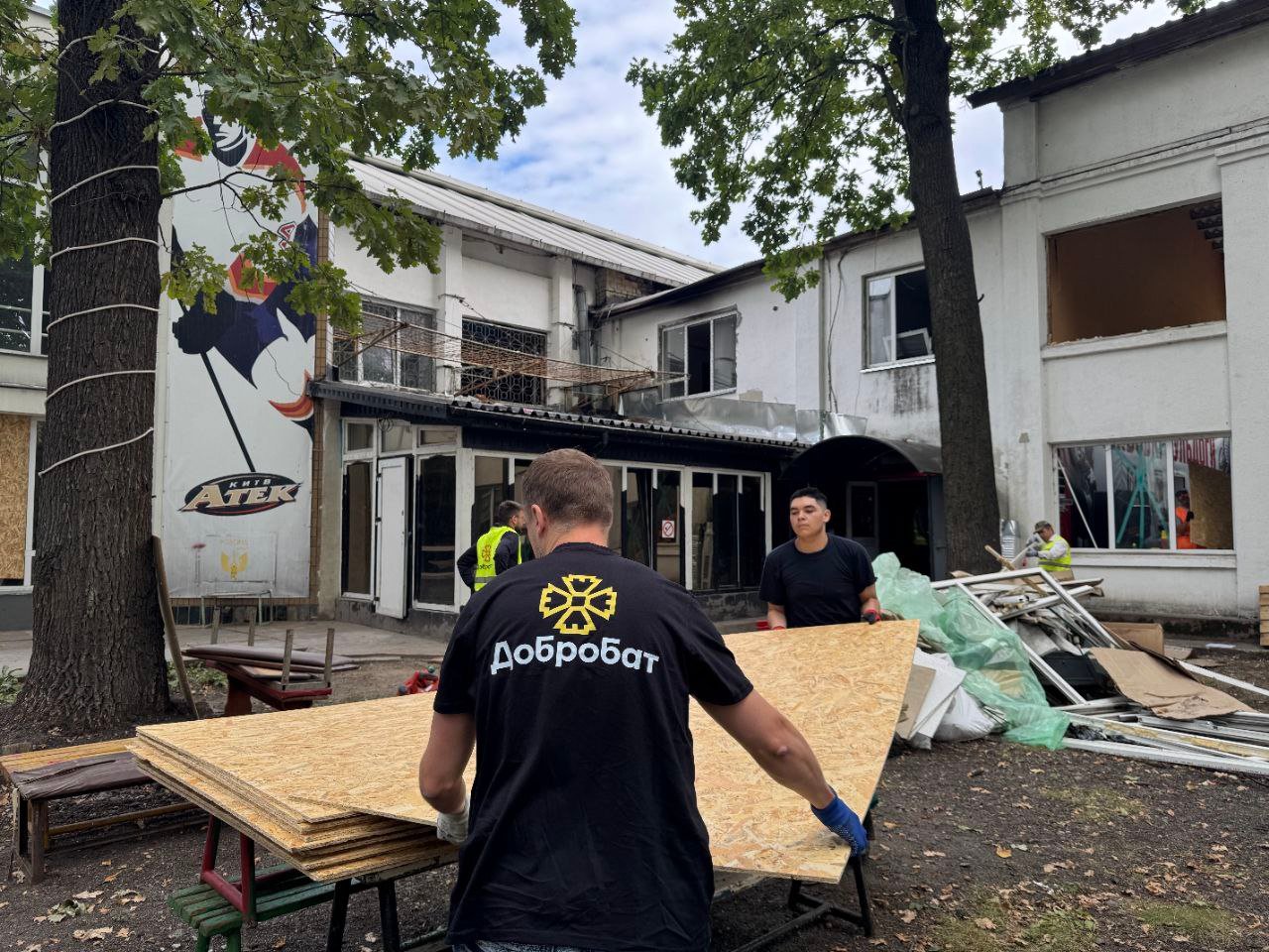 Робота не зупиняється: Добробат допомагає громадам по всій країні