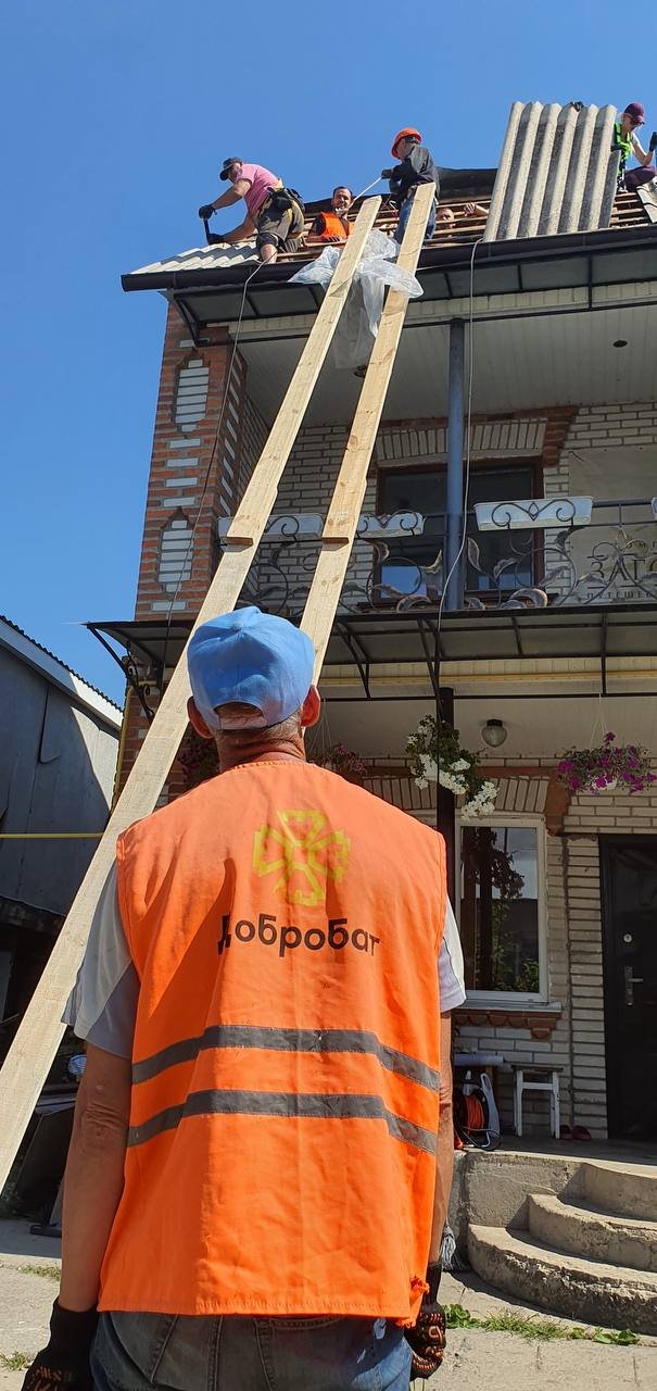 Добробатівці працюють без вихідних: відновлення триває у різних областях