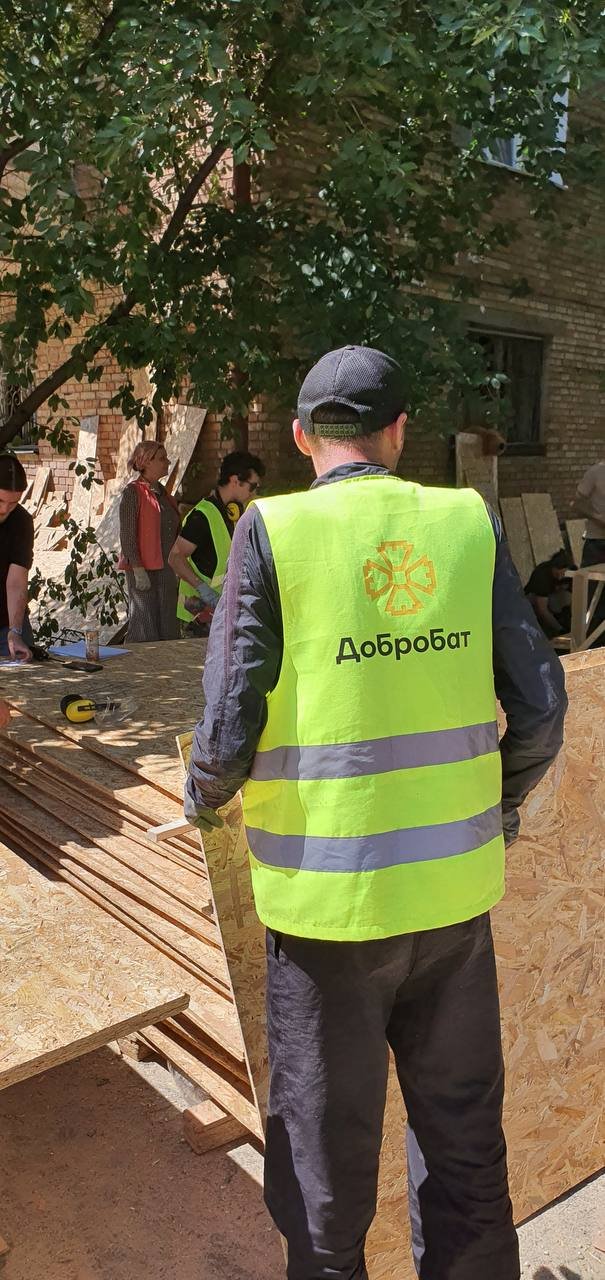 Добробат на повних обертах: волонтери продовжують працювати