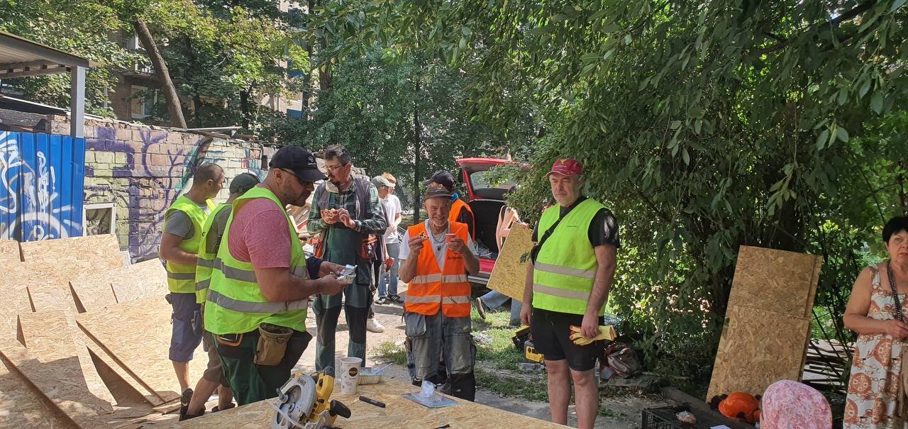 Добробат на повних обертах: волонтери продовжують працювати