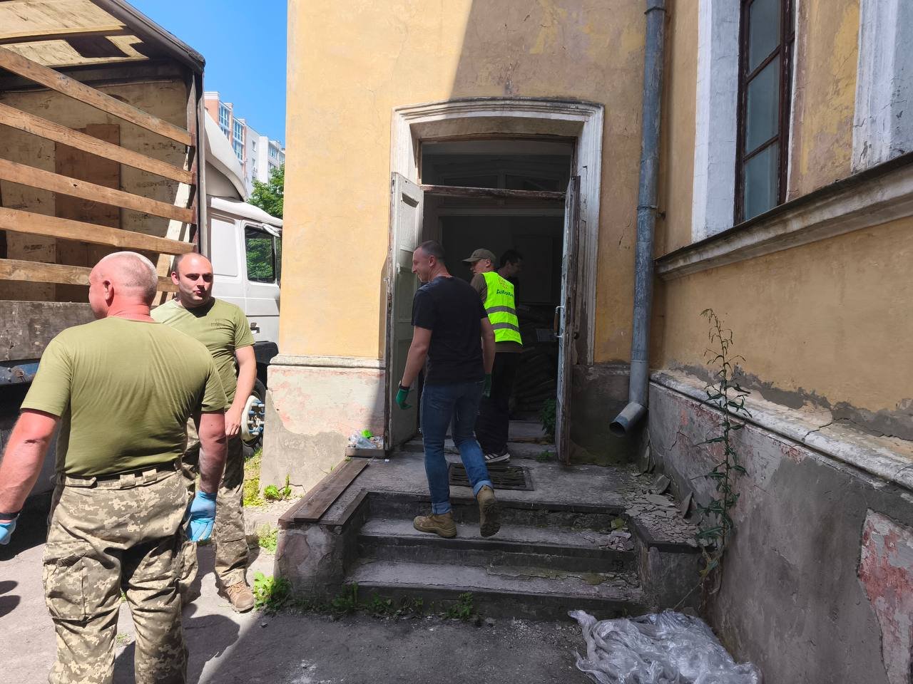 Тиждень відновлення: «Добробат» лагодить університети, житло та госпіталі