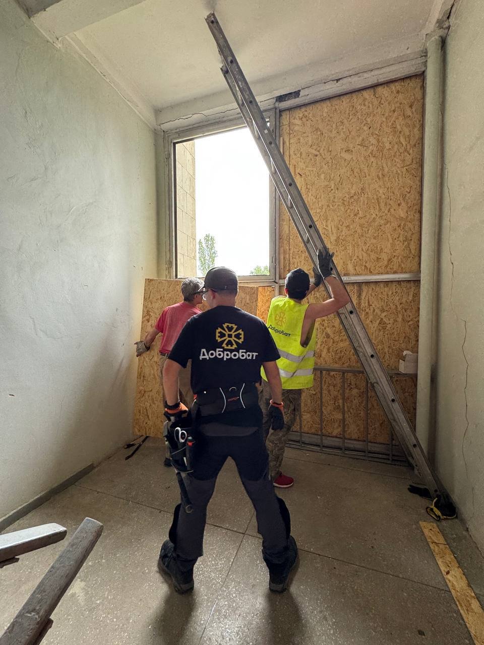 Відновлення інфраструктури та допомога постраждалим: Підсумки тижня «Добробату»