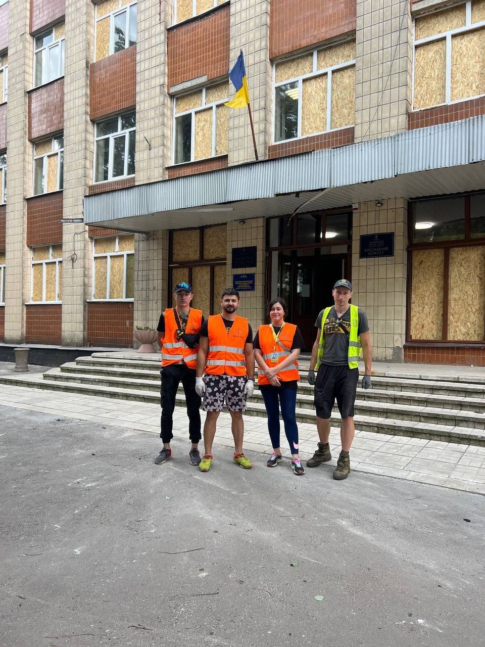 Тиждень ліквідації наслідків: «Добробат» відновлює Київ, Одесу та освіту