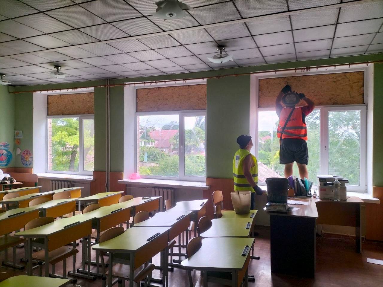 Тиждень ліквідації наслідків: «Добробат» відновлює Київ, Одесу та освіту