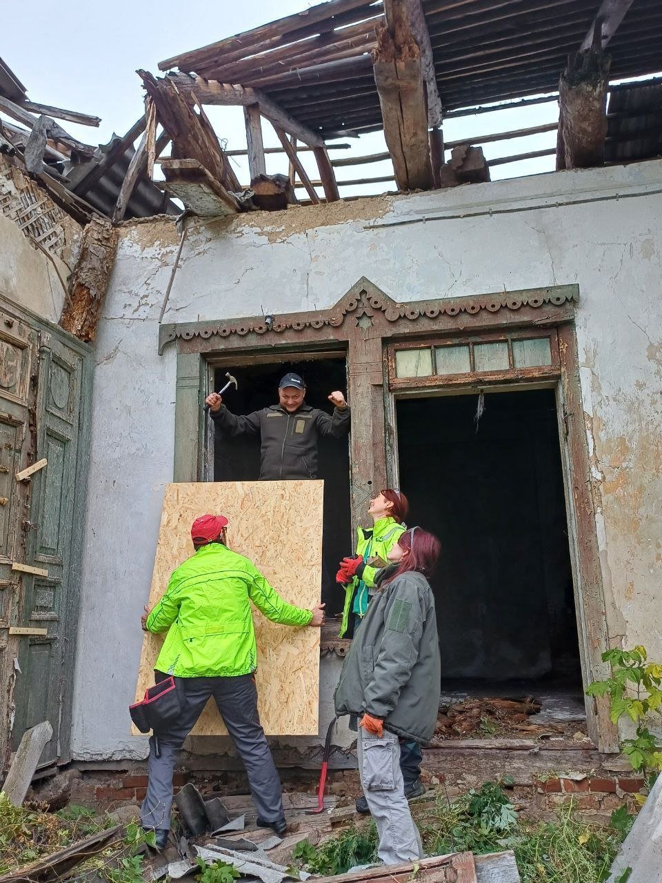 Добробат зберігає спадщину: у Бабаях рятують будинок Сковороди