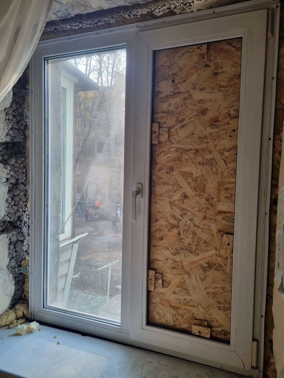 Після нічної атаки на Запоріжжя: Добробат відновлює пошкоджені будинки